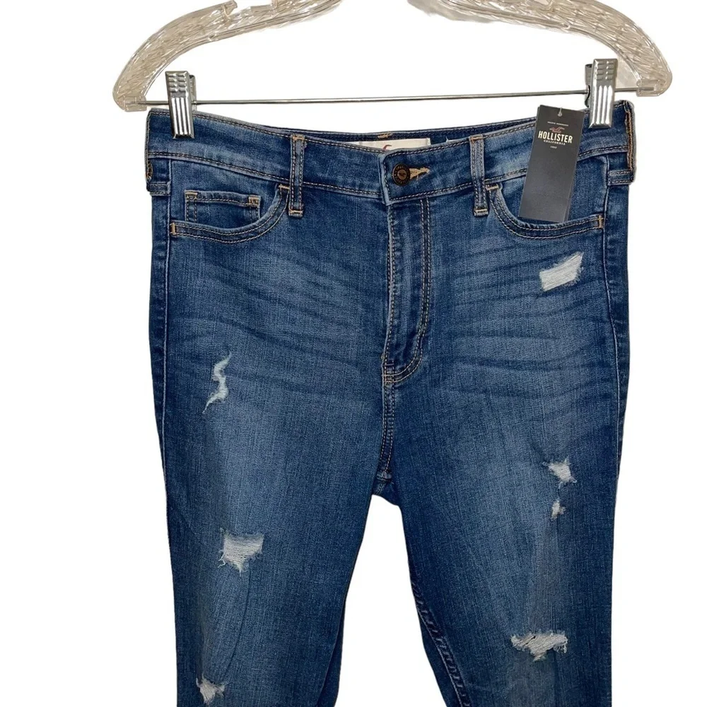 NWT Hollister Women Jeans Size 28 !